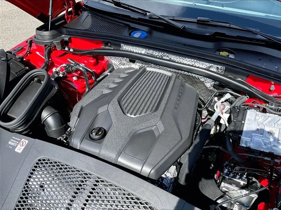 2026 Porsche Macan Electric - Image 22 of 26