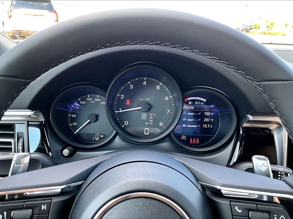 2026 Porsche Macan Electric - Image 25 of 26