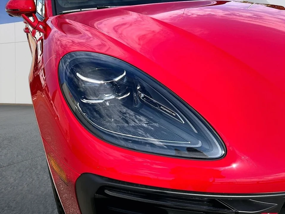 2026 Porsche Macan Electric - Image 12 of 26