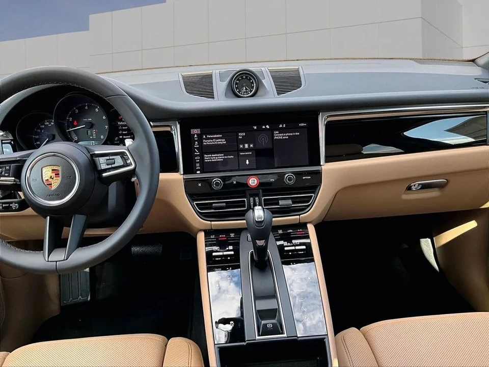 2026 Porsche Macan Electric - Image 16 of 26
