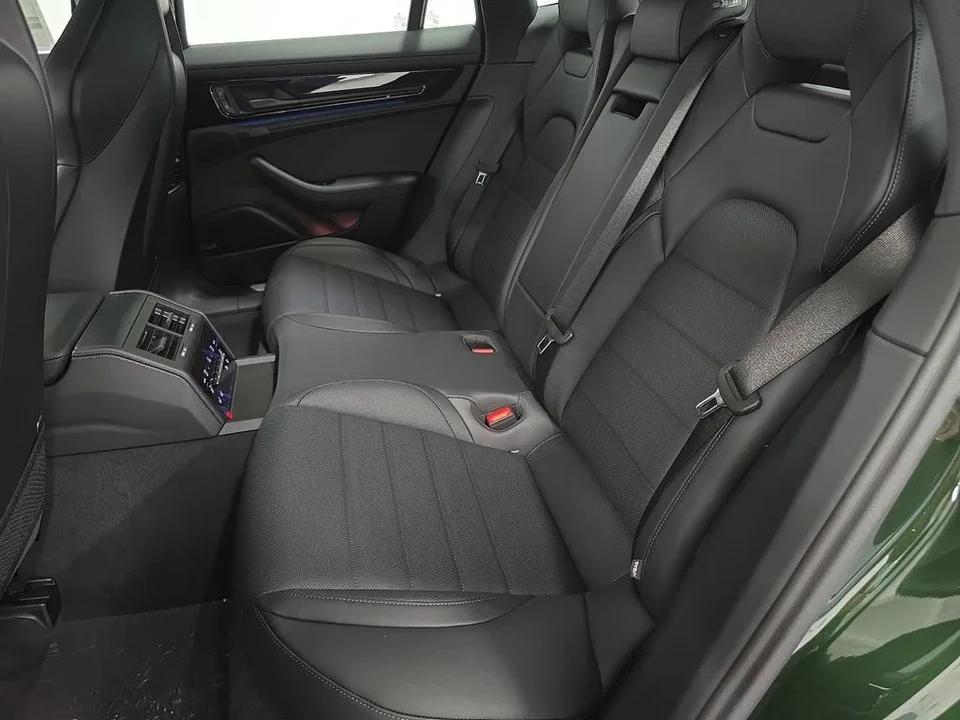 2026 Porsche 976 Panamera - Image 27 of 31