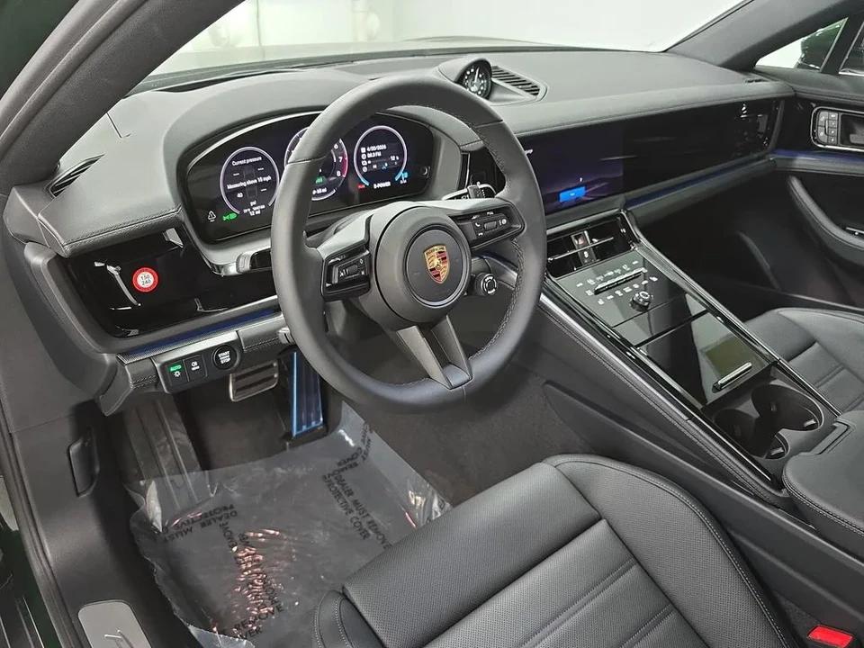 2026 Porsche 976 Panamera - Image 4 of 31