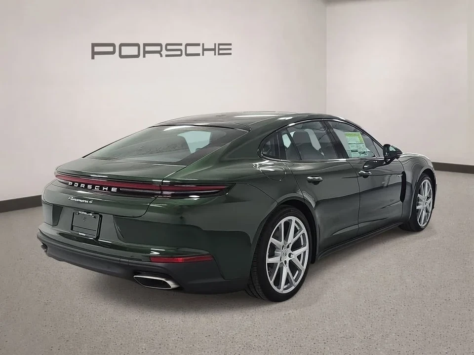 2026 Porsche 976 Panamera - Image 7 of 31
