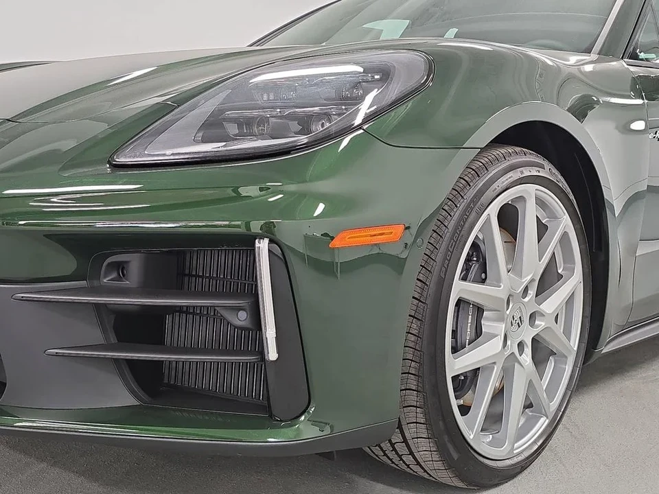 2026 Porsche 976 Panamera - Image 11 of 31