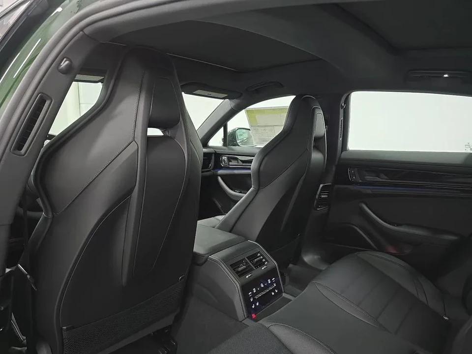 2026 Porsche 976 Panamera - Image 28 of 31
