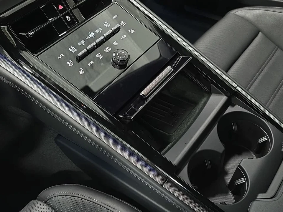 2026 Porsche 976 Panamera - Image 20 of 31