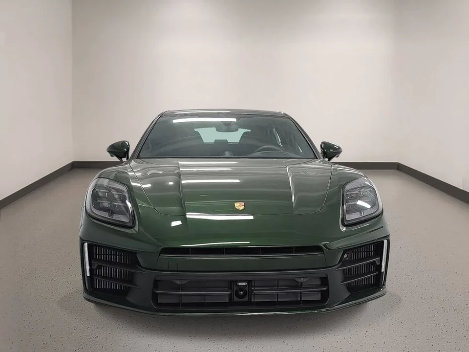 2026 Porsche 976 Panamera - Image 9 of 31