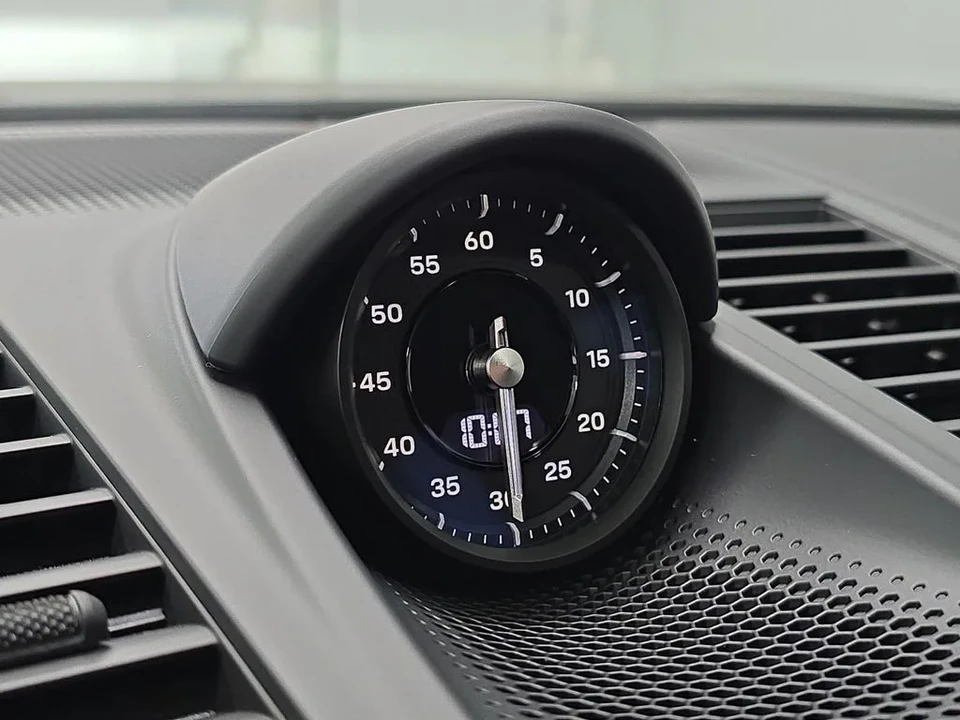 2026 Porsche 976 Panamera - Image 21 of 31