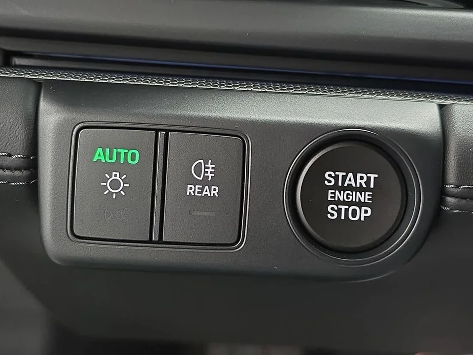 2026 Porsche 976 Panamera - Image 22 of 31