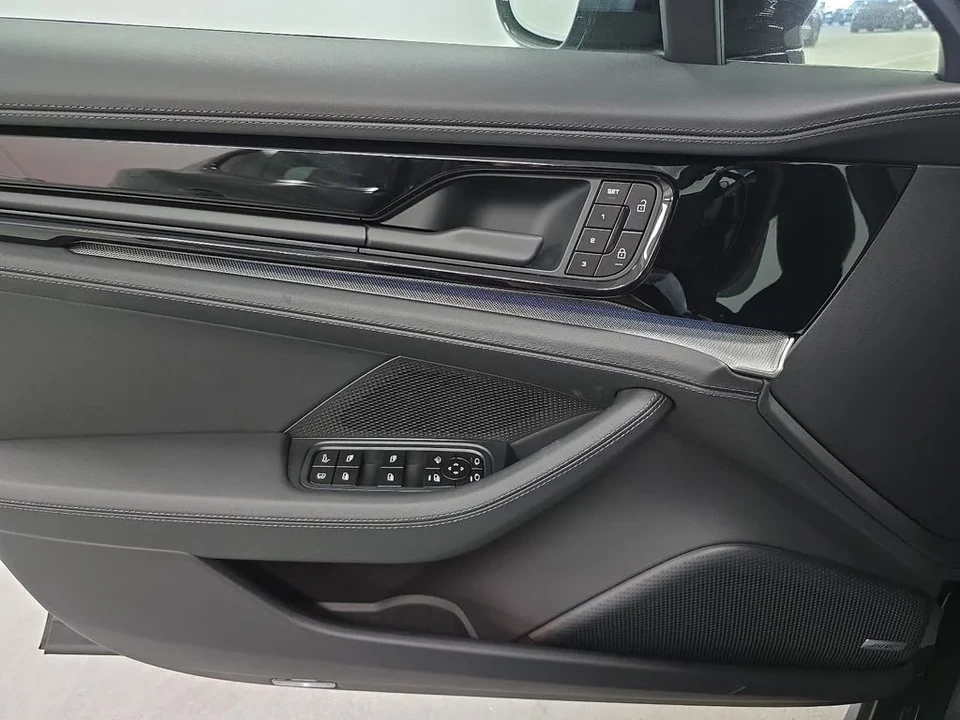 2026 Porsche 976 Panamera - Image 23 of 31