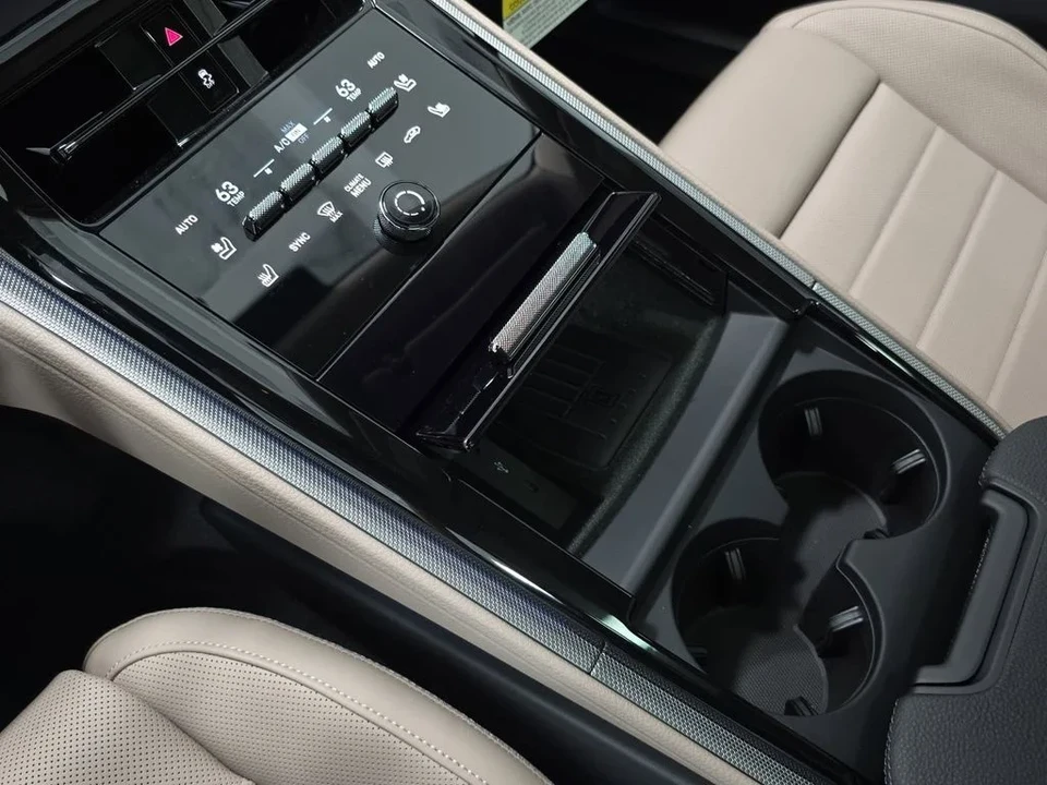 2026 Porsche 976 Panamera - Image 20 of 31