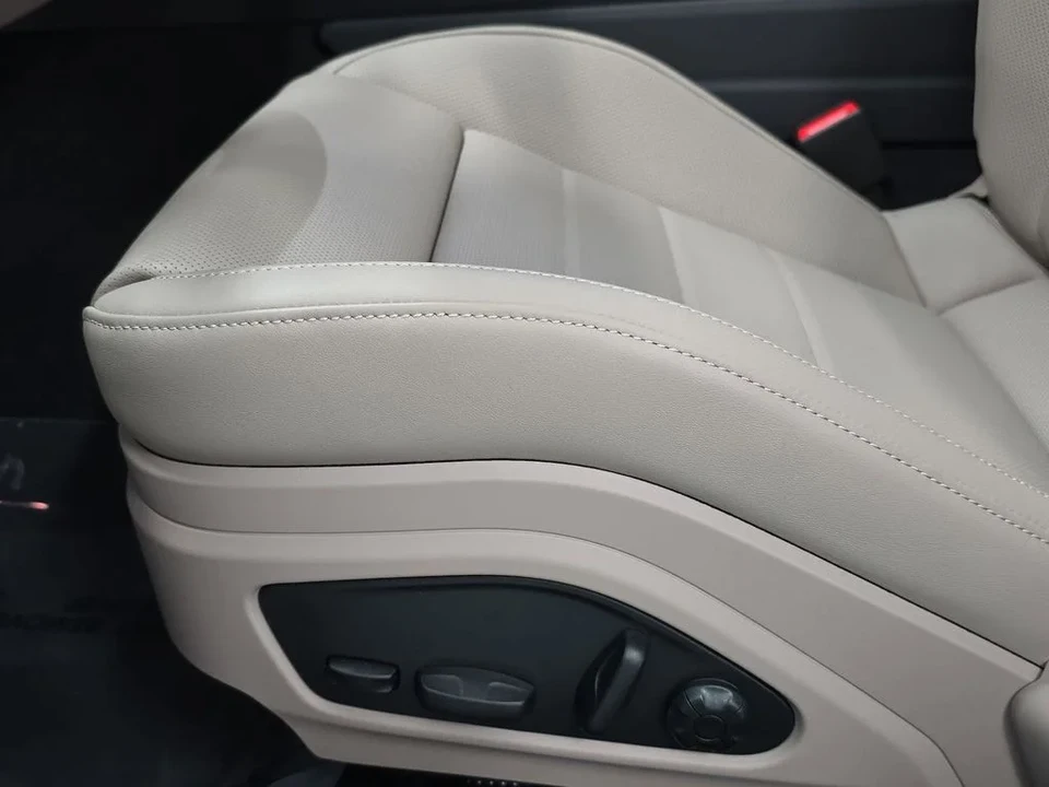 2026 Porsche 976 Panamera - Image 25 of 31