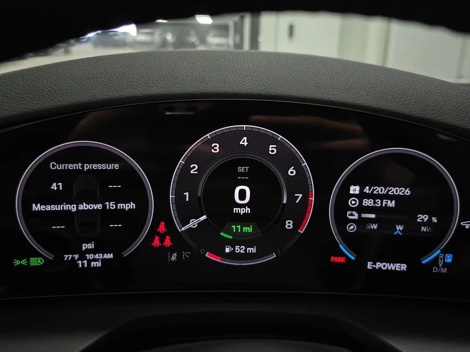 2026 Porsche 976 Panamera - Image 14 of 31
