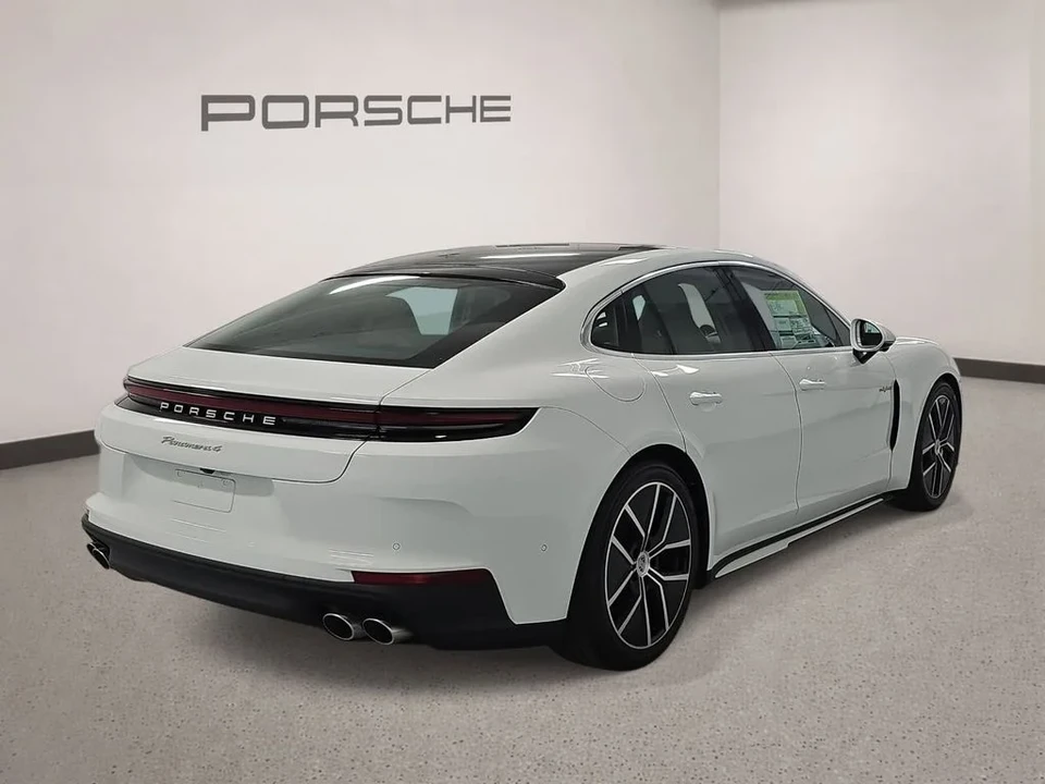 2026 Porsche 976 Panamera - Image 7 of 31