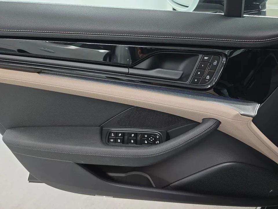 2026 Porsche 976 Panamera - Image 23 of 31