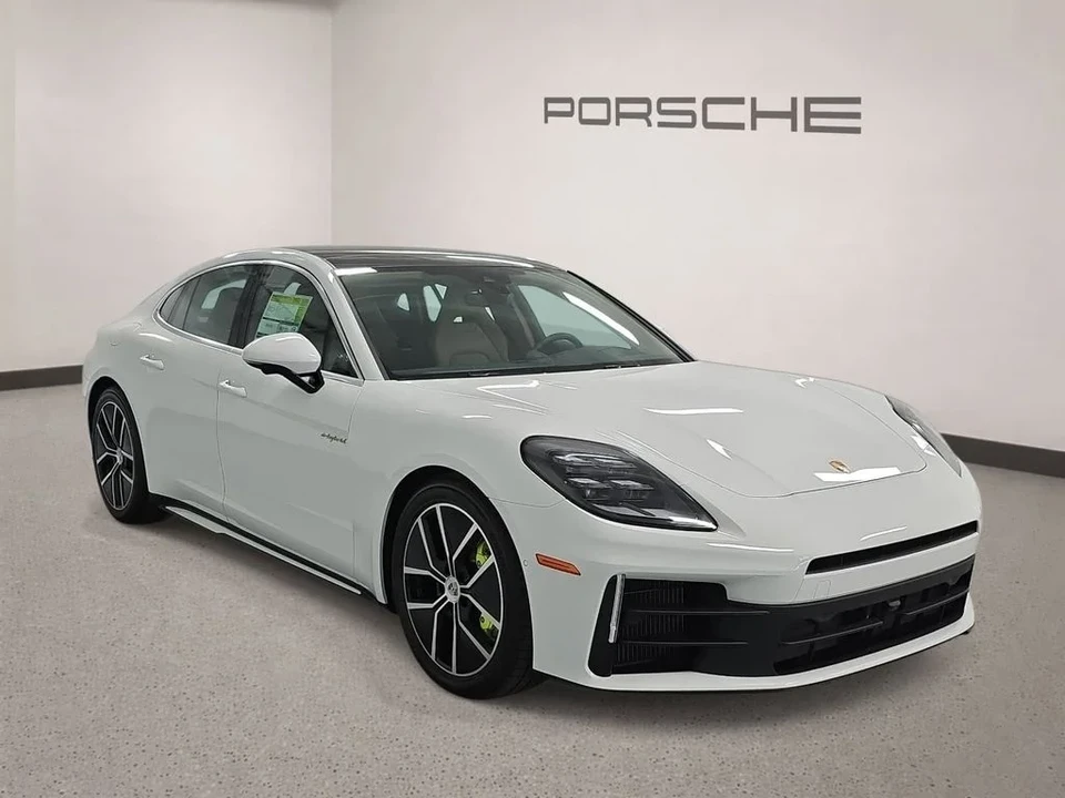 2026 Porsche 976 Panamera - Image 8 of 31