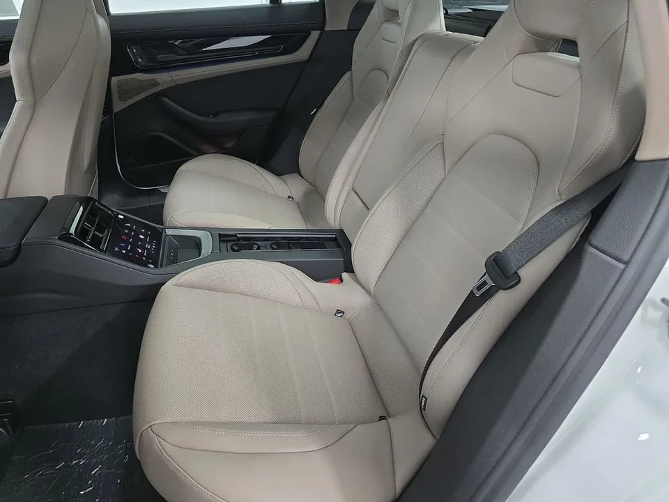 2026 Porsche 976 Panamera - Image 27 of 31
