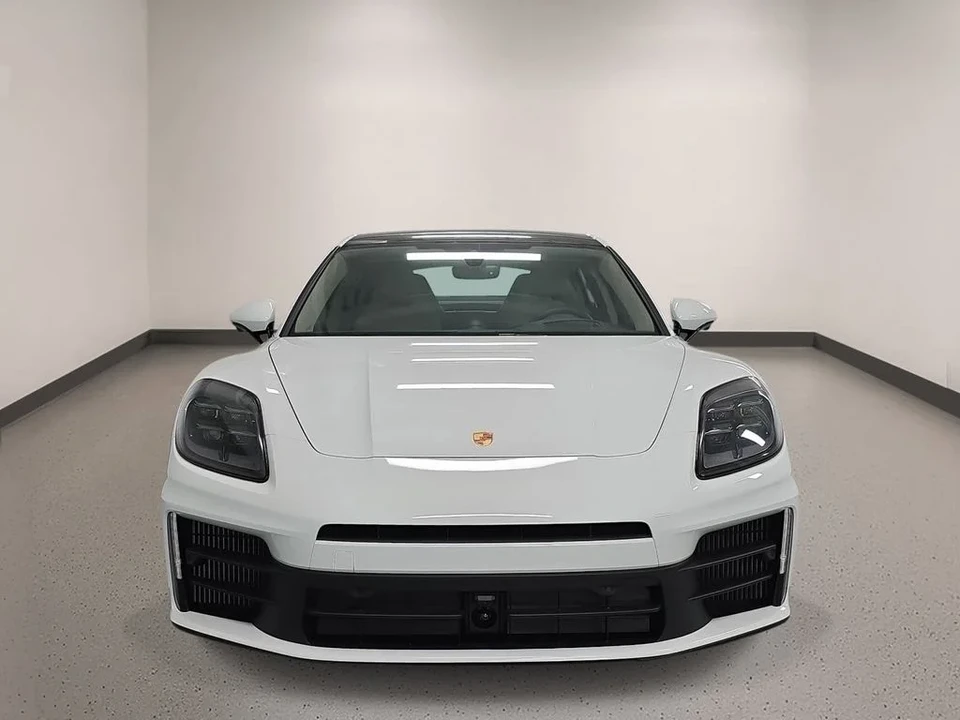 2026 Porsche 976 Panamera - Image 9 of 31