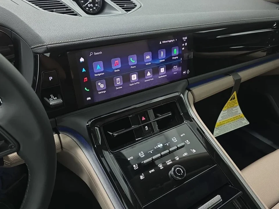 2026 Porsche 976 Panamera - Image 15 of 31