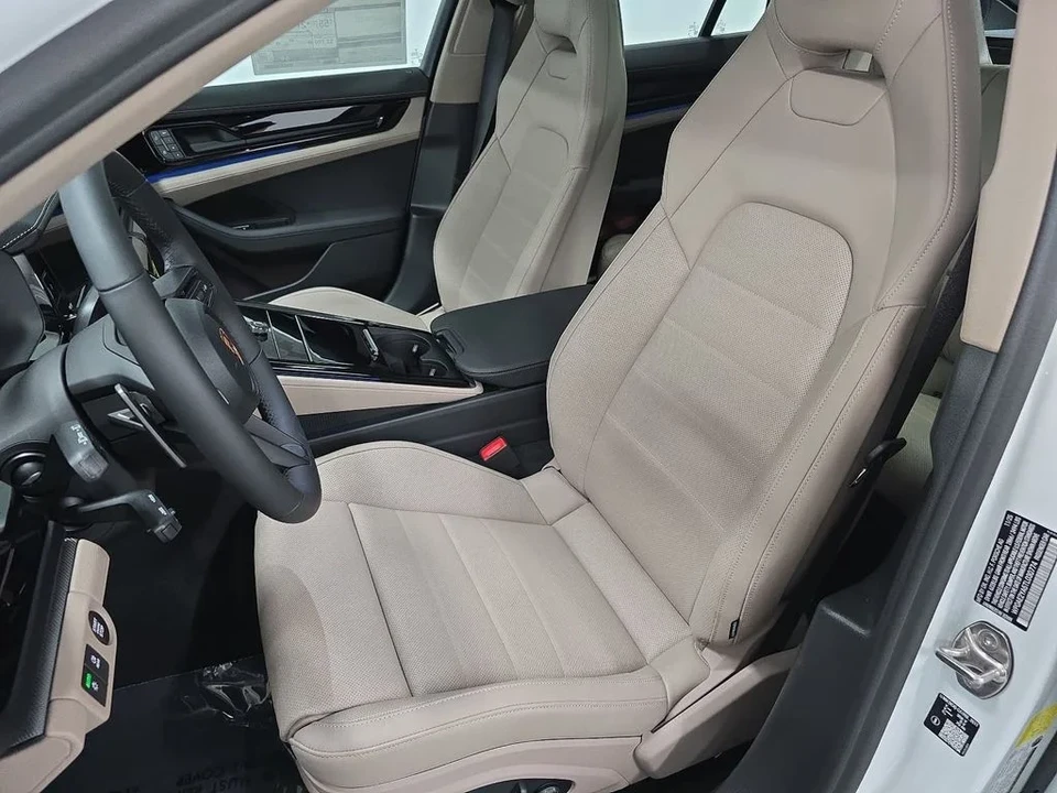 2026 Porsche 976 Panamera - Image 5 of 31