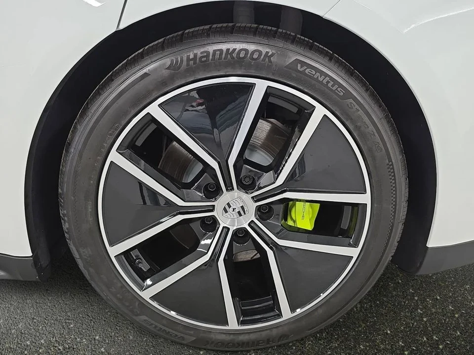 2026 Porsche 976 Panamera - Image 29 of 31
