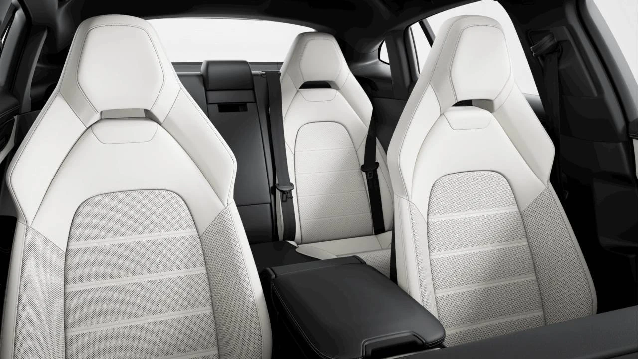 2026 Porsche Panamera - Image 9 of 10