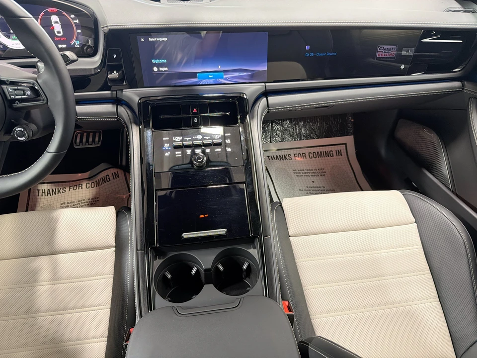 2026 Porsche 976 Panamera - Image 18 of 31