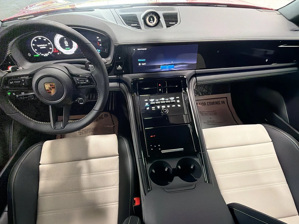 2026 Porsche 976 Panamera - Image 15 of 31