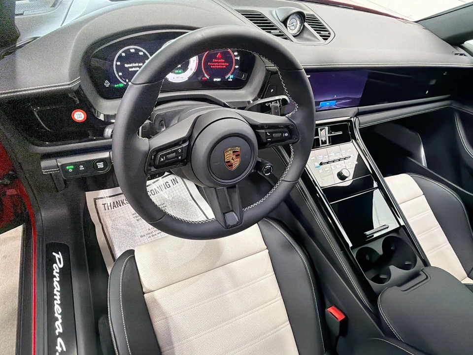 2026 Porsche 976 Panamera - Image 4 of 31