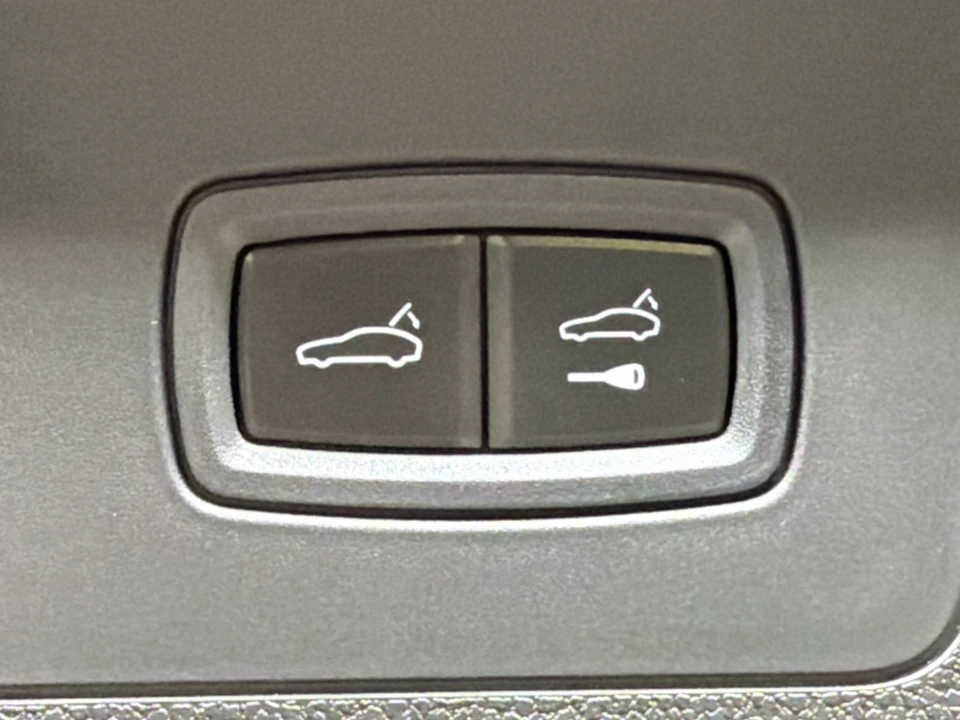 2026 Porsche 976 Panamera - Image 13 of 31