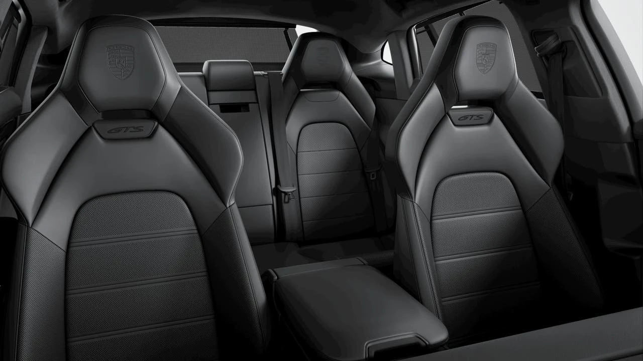 2026 Porsche Panamera - Image 9 of 10