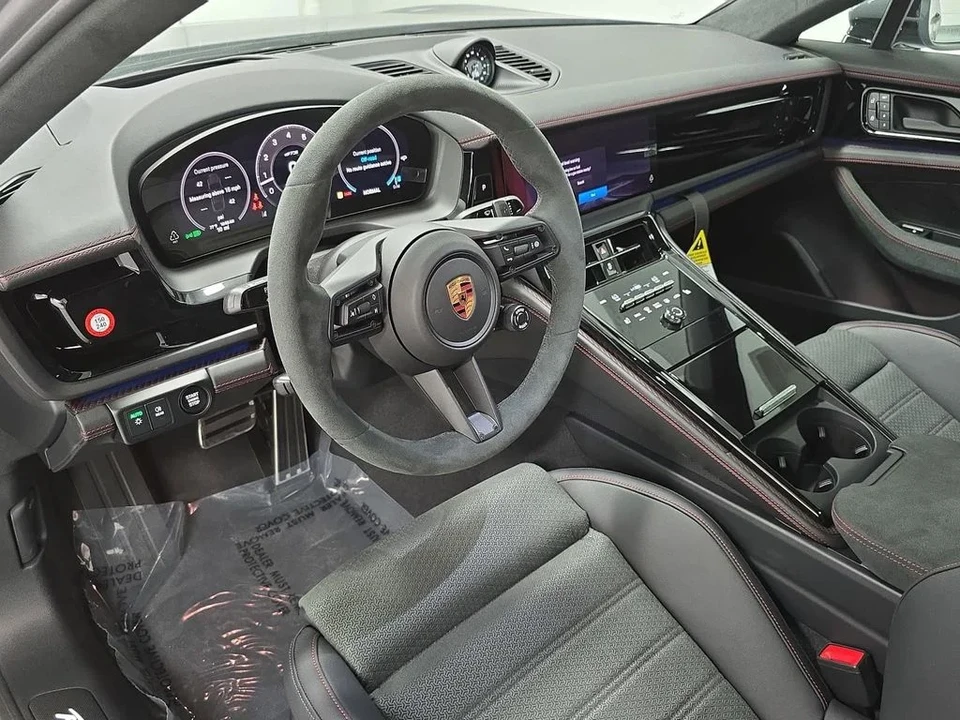 2026 Porsche Panamera - Image 4 of 31
