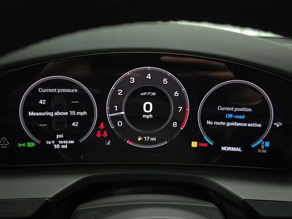 2026 Porsche Panamera - Image 14 of 31