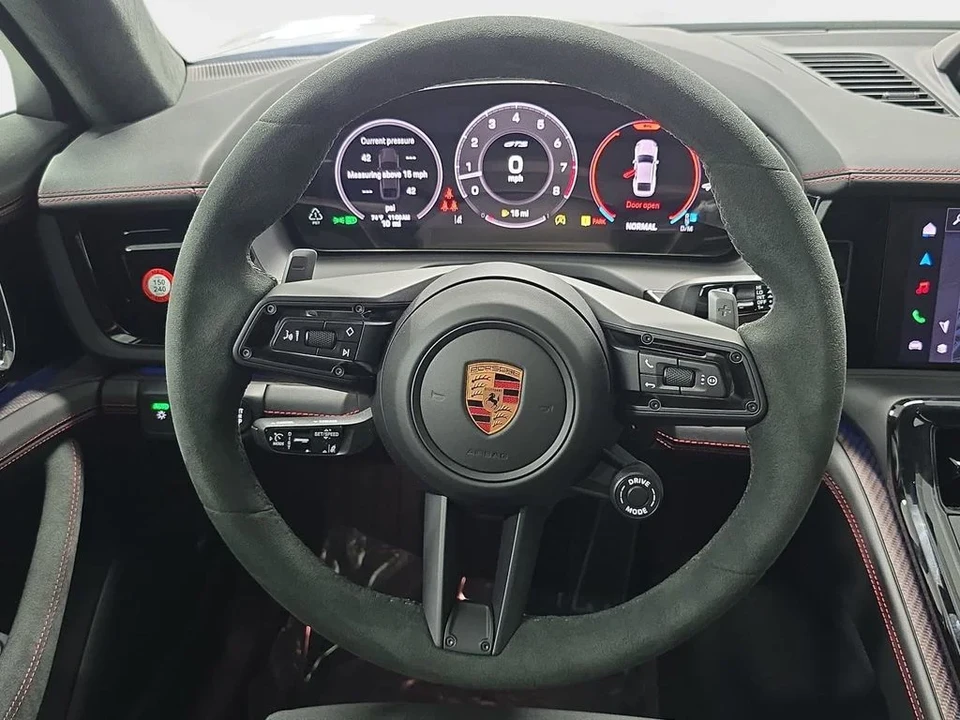 2026 Porsche Panamera - Image 13 of 31
