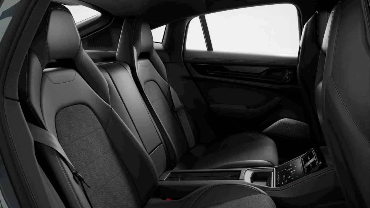 2026 Porsche Panamera - Image 10 of 10