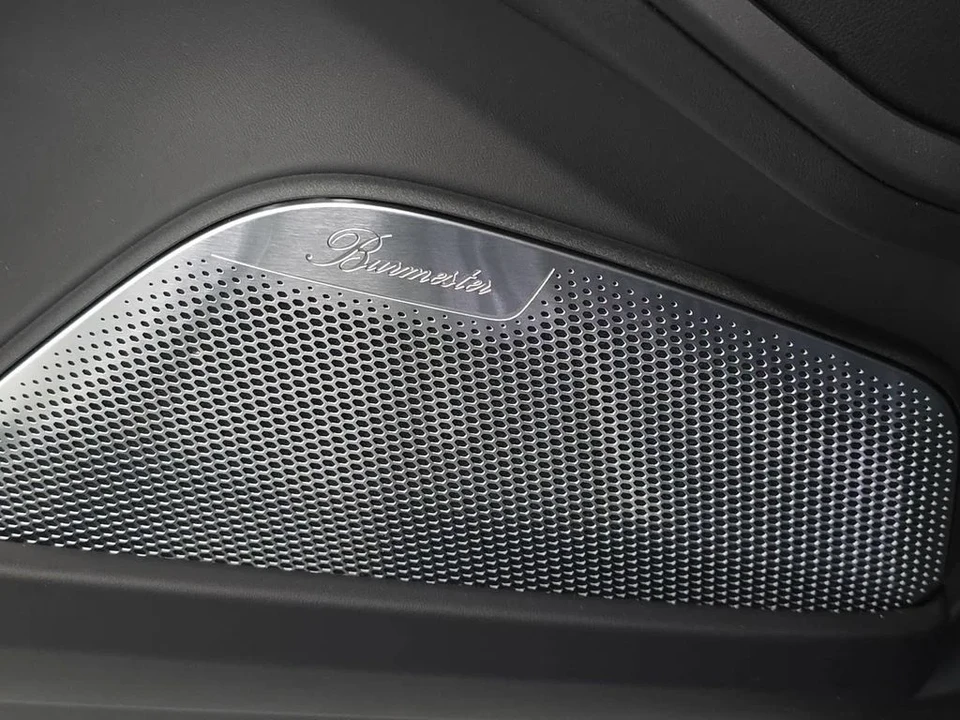 2026 Porsche Panamera - Image 19 of 31