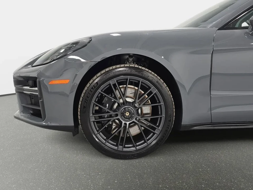 2026 Porsche Panamera - Image 10 of 31