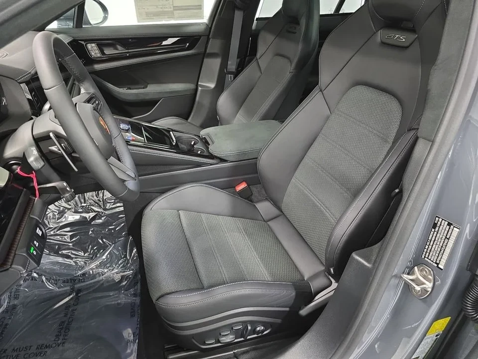 2026 Porsche Panamera - Image 5 of 31