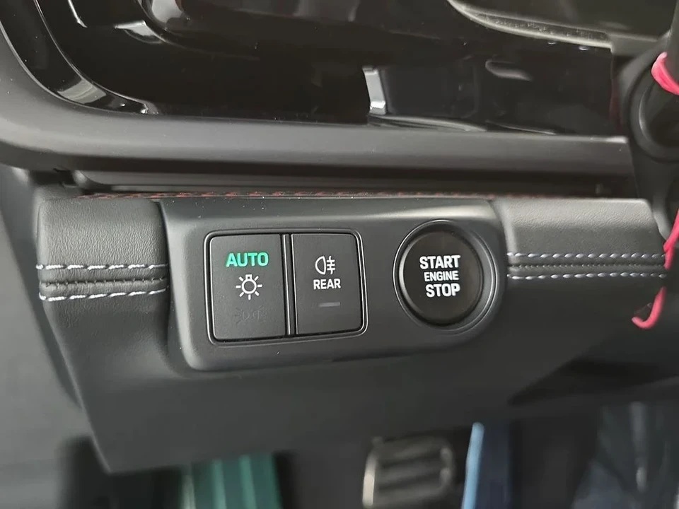 2026 Porsche Panamera - Image 21 of 31