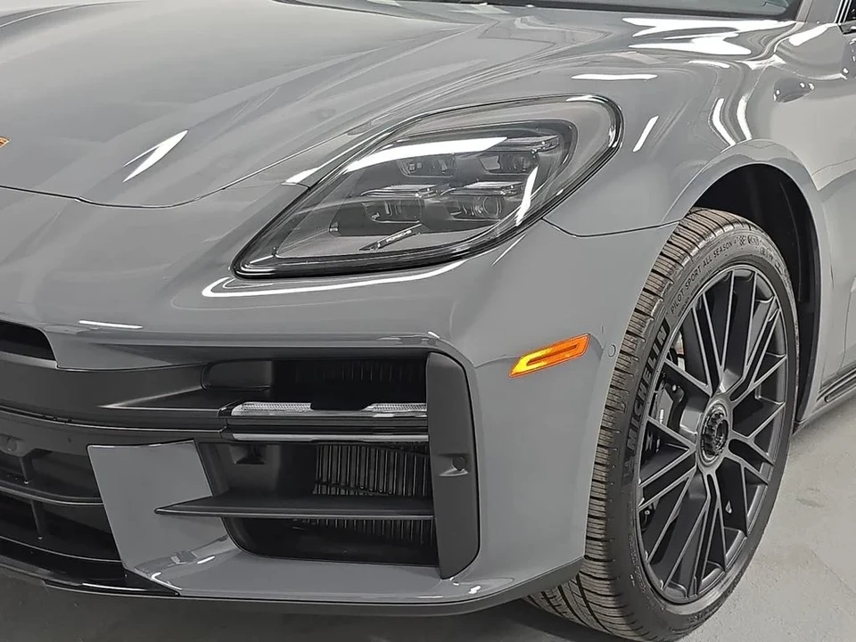 2026 Porsche Panamera - Image 11 of 31