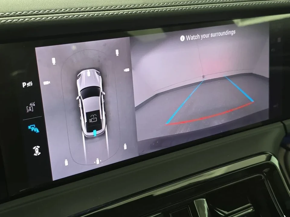 2026 Porsche Panamera - Image 17 of 31