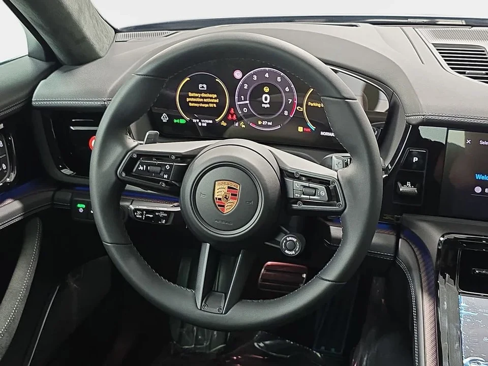 2026 Porsche Panamera - Image 13 of 31