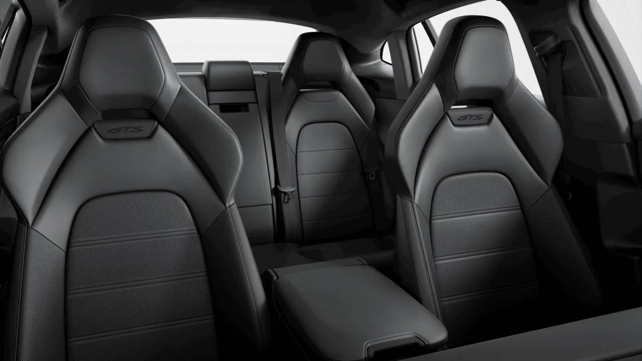 2026 Porsche Panamera - Image 9 of 10