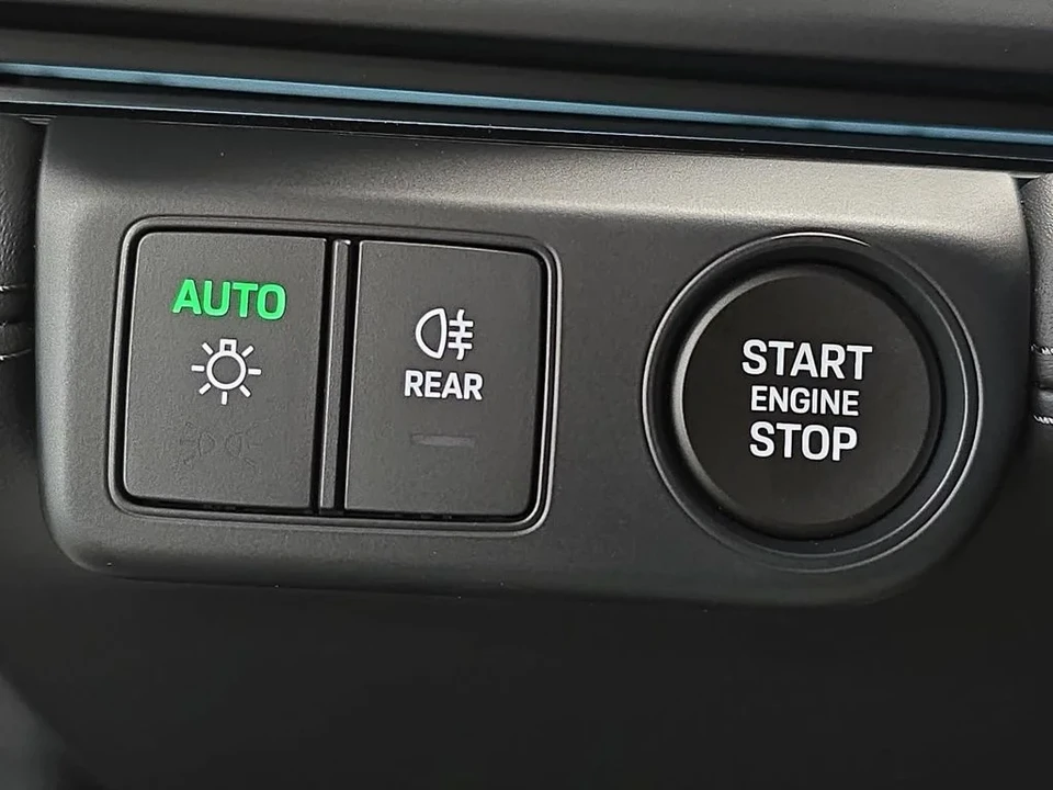 2026 Porsche Panamera - Image 22 of 31