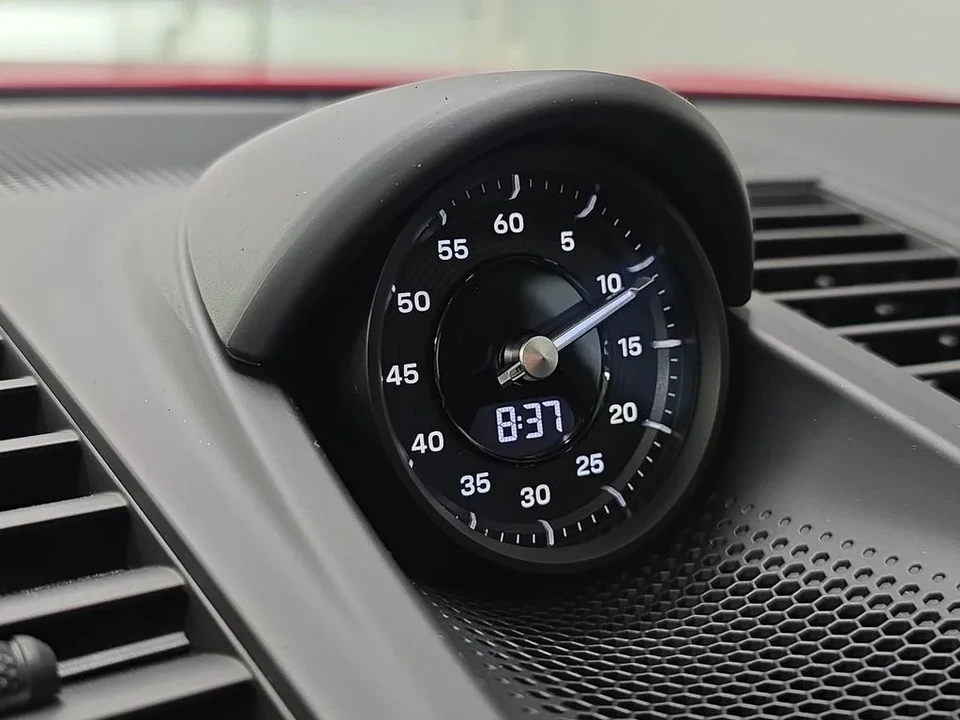 2026 Porsche Panamera - Image 21 of 31