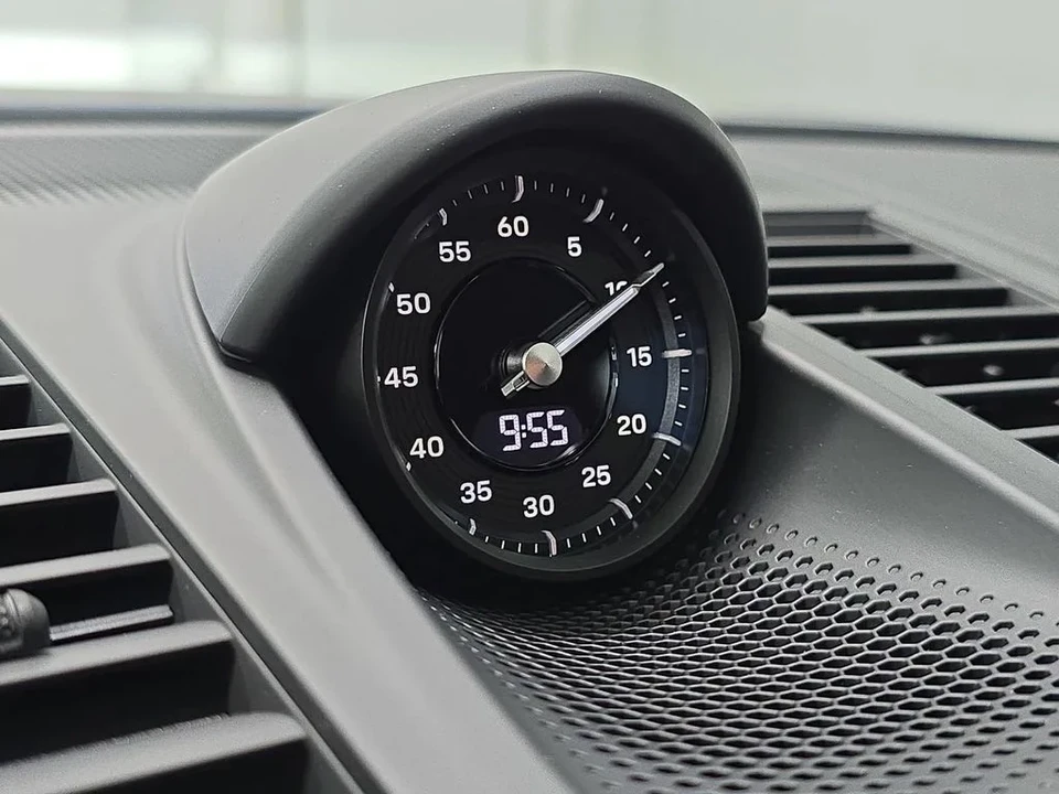 2026 Porsche 976 Panamera - Image 21 of 31