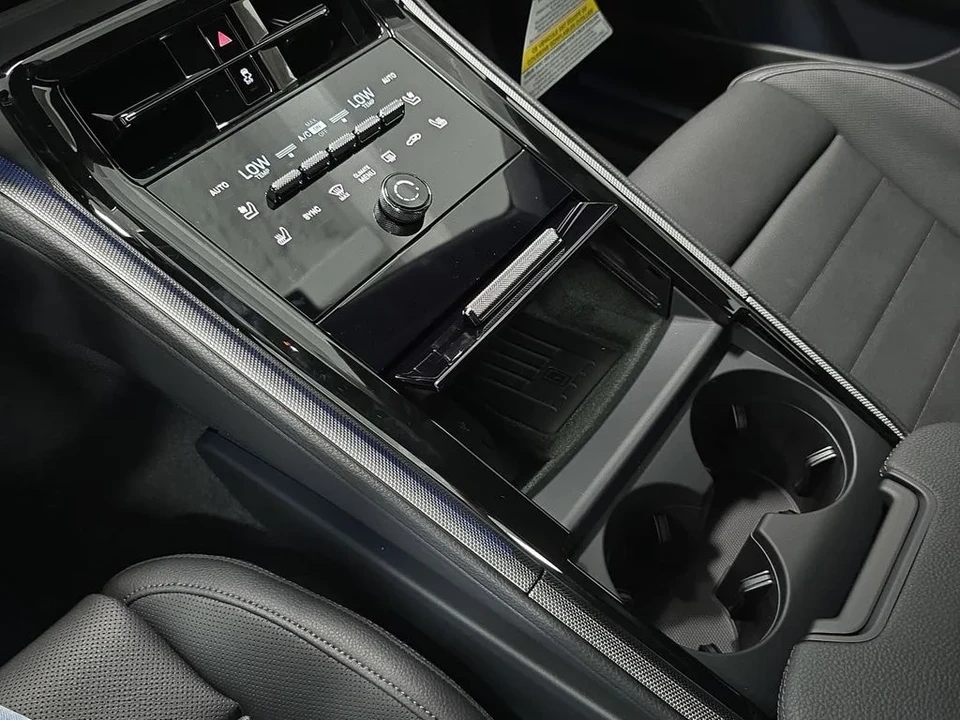 2026 Porsche 976 Panamera - Image 20 of 31
