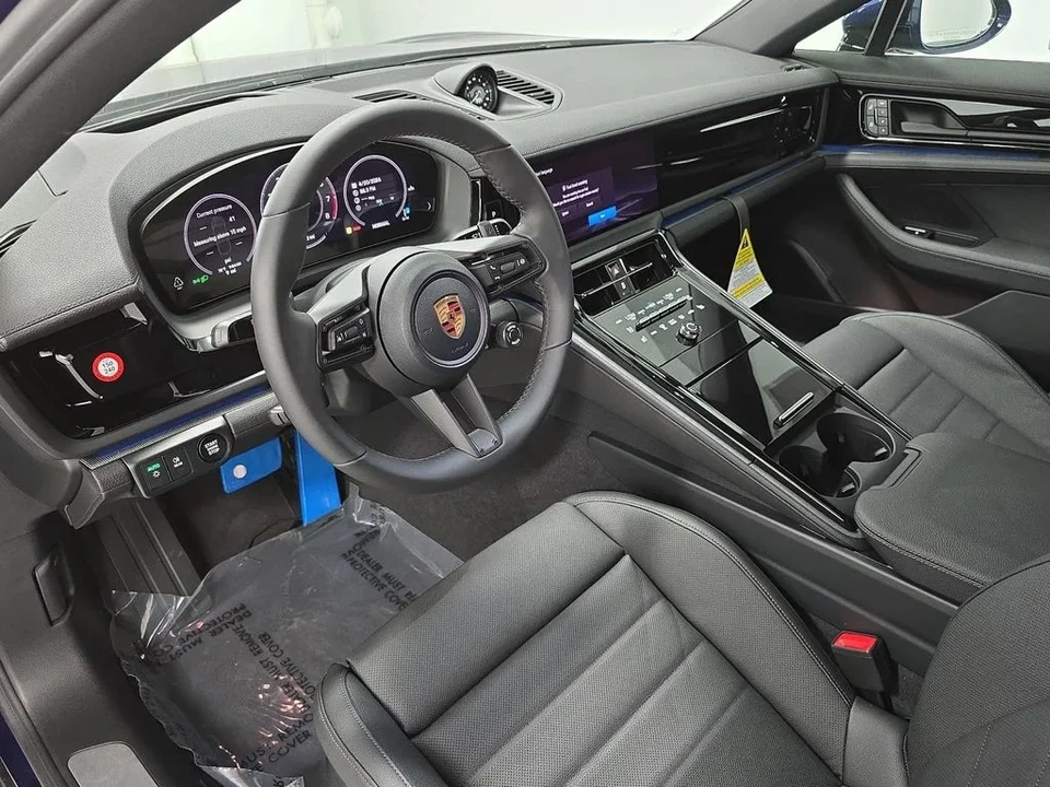 2026 Porsche 976 Panamera - Image 4 of 31