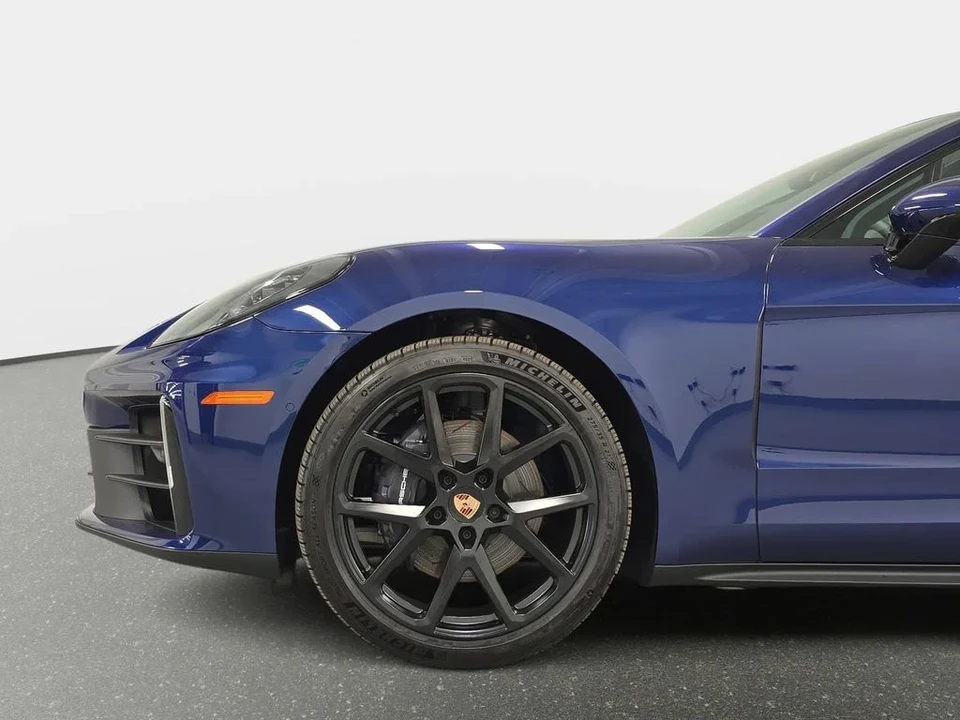 2026 Porsche 976 Panamera - Image 10 of 31