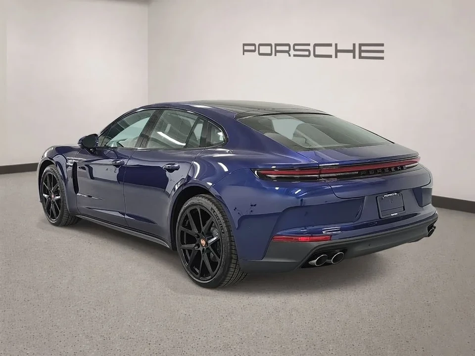 2026 Porsche 976 Panamera - Image 3 of 31